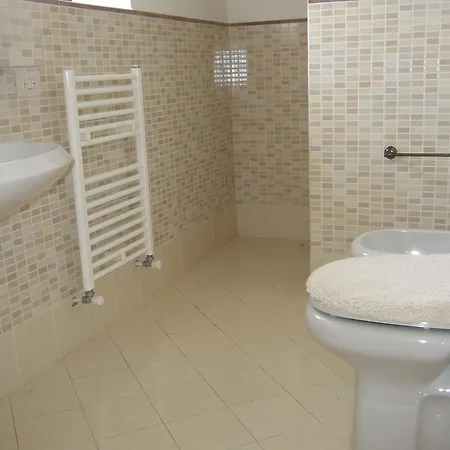Casa Vacanze Montenibbio * Ficulle